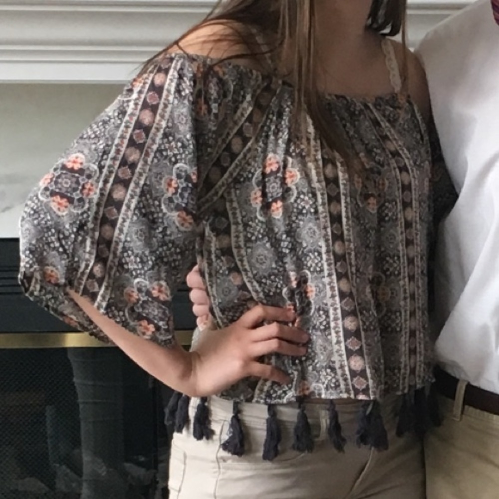 Open shoulder patterned blouse - Picture 3 of 3